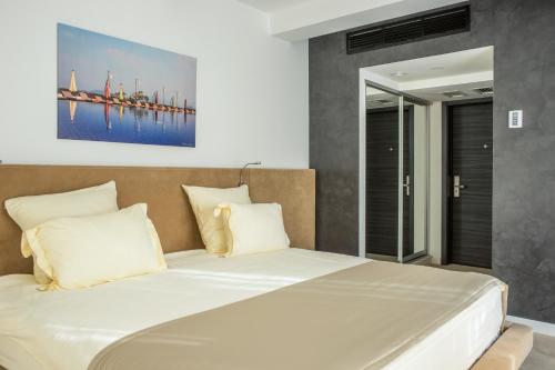 Marlin Located in Odessa City Center, Marlin is a perfect starting point from which to explore Odessa. The property offers a high standard of service and amenities to suit the individual needs of all travele