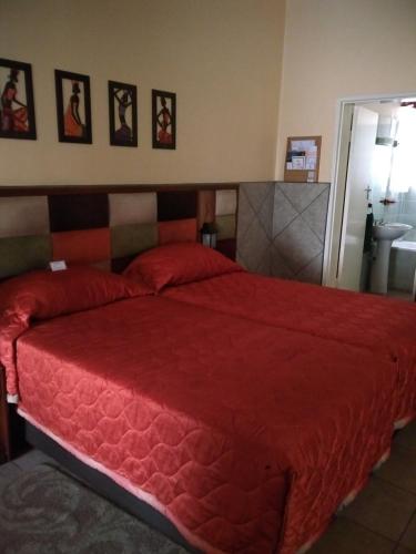 Royal Hotel Ladysmith Room Type - Family Room with Bath