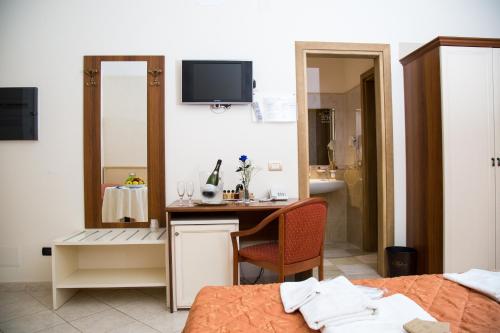 Elia Hotel - image 11