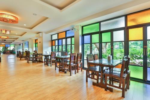 Restaurant, Boonme Heritage Hotel in Ban Khlong