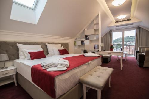 Hotel Central Park - image 9