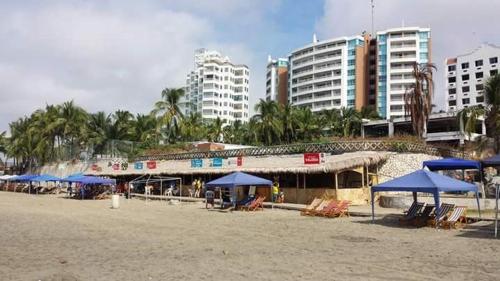 Frente al mar Carabelas de Colon