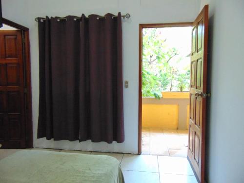 Managua Hills - image 5