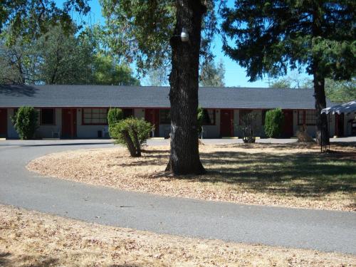 Shasta Dam Motel