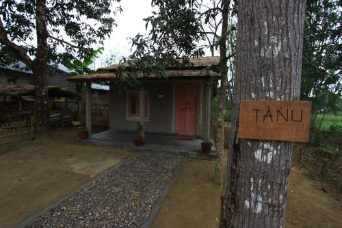 Exterior view, Barauli Community Homestay in Kumarwarti