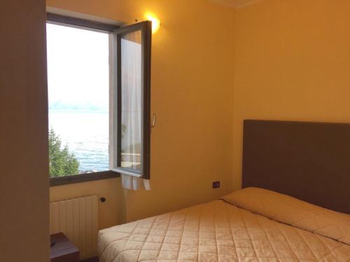 Economy Double Room with Lake View