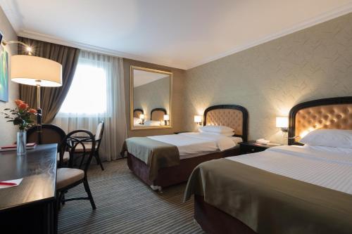 Ramada by Wyndham Sofia City Center - image 14