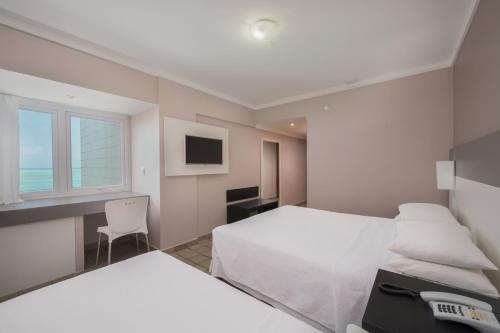 1 double bed, 1 twin bed