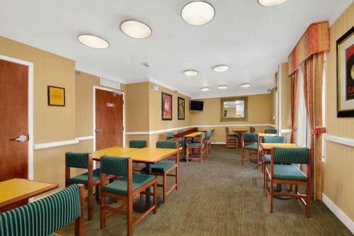 Baymont By Wyndham Gainesville I-75 in Gainesville, USA