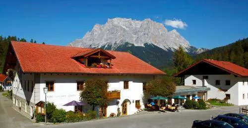 Hotel zum Goldenen Löwen in Biberwier, Österreich
