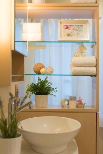 Apartment image 5