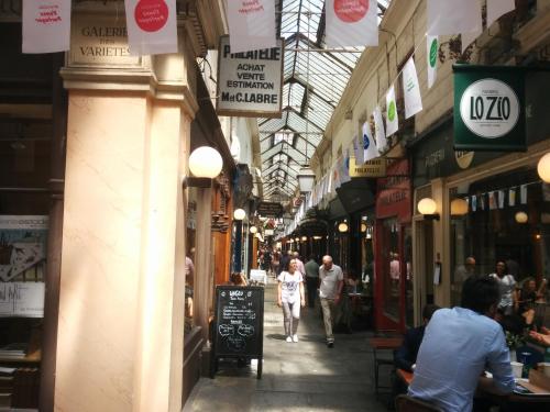 Opera Louvre Holiday Apartment - main image