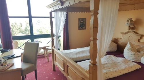 Landhotel BurgenBlick Garni & Tagungshotel - image 3