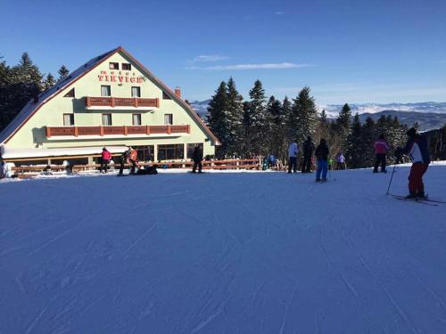 . Hotel Adria Ski
