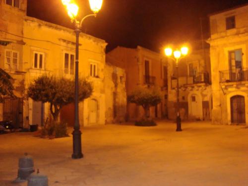 Room Calafatari