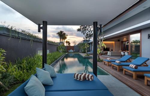 Four-Bedroom Villa with Private Pool image 7