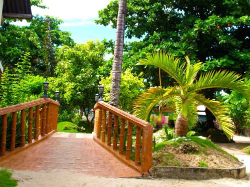 The Shark's Tail Dive Resort