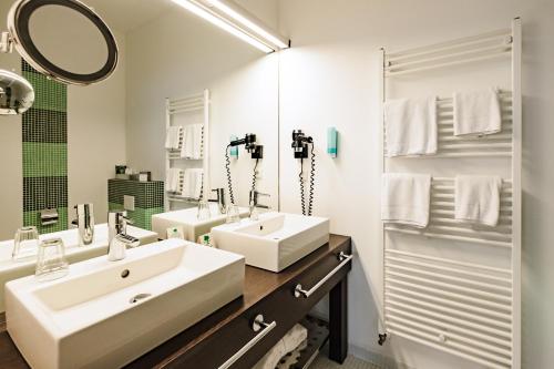 Retro Design Hotel - image 14