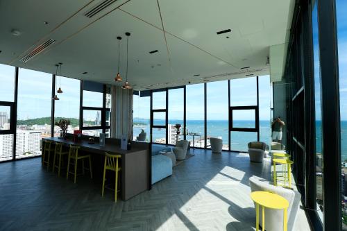 파타야 중부의 아파트먼트 (60m², 침실 2개, 프라이빗 욕실 1개) - 공용 라운지/TV 시청 구역