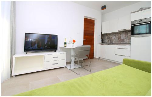 Apartments Ksenia, Rogoznica (photo 4)
