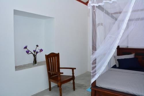 Double Room with Balcony image 4