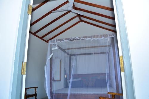 Double Room with Balcony image 6