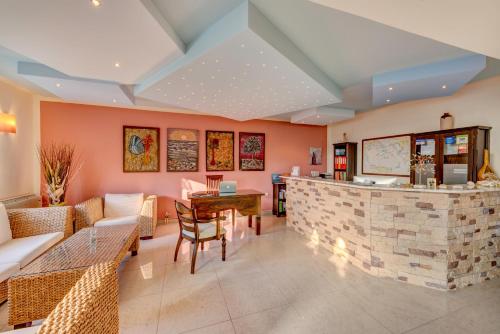 Lobby, Sunrise Beach Suites near Syros nasjonale lufthavn