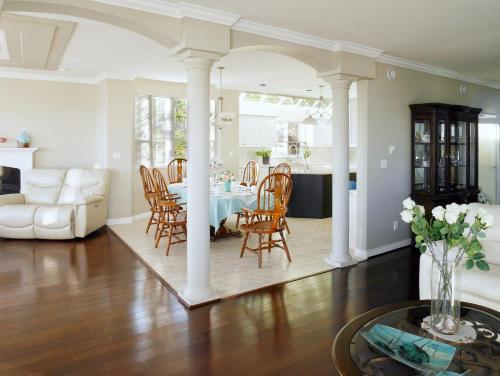 Közös társalgó / TV, Star of the Sea guest house in White Rock (Brit-Kolumbia)