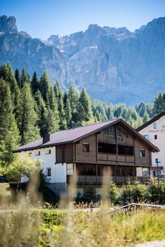 Chalet Albric Wolkenstein-Selva Gardena