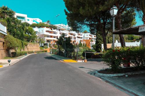 appartement gelegen aan de golfbaan op La Quinta Benahavis Marbella