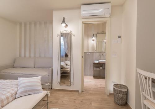 Quadruple Room with Private Bathroom image 7