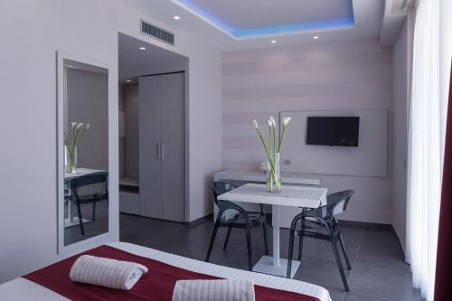 Grand Hotel Biffy - image 10