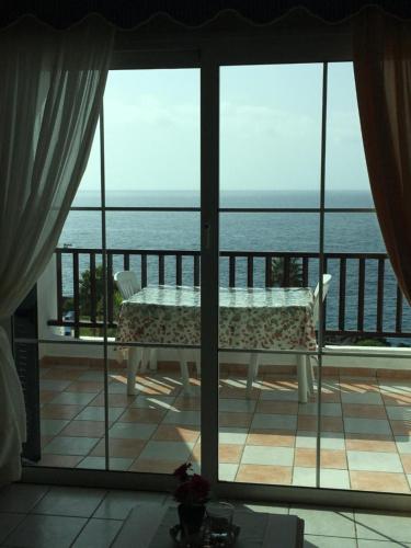 Apartamentos Rocas del Mar - image 12