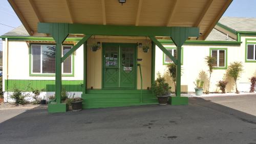 Safari Inn Motel - 숙소 외관