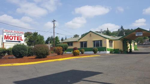 . Safari Inn Motel