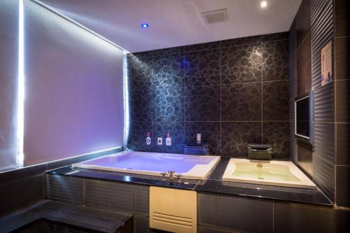 Bathroom, Jin Spa Resort Hotel in Wanli District