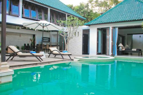 Three-Bedroom Villa with Private Pool image 6