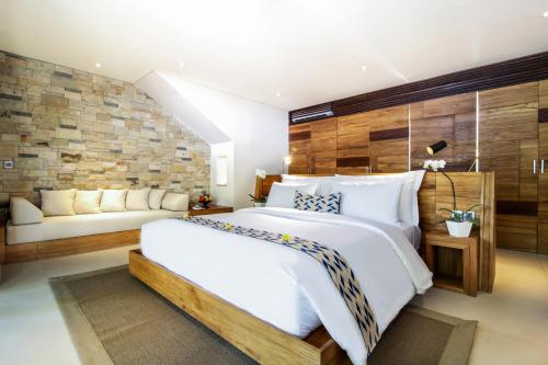 Suite with Ocean View image 2