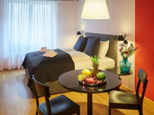 Studio Apartment image 3