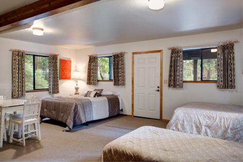 1S Cecils Cabin - image 2