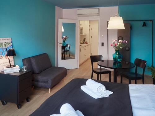 Studio Apartment image 4