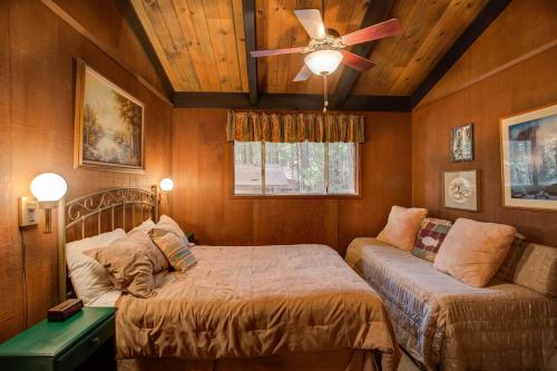18B Hiltbrand Hangout - image 4