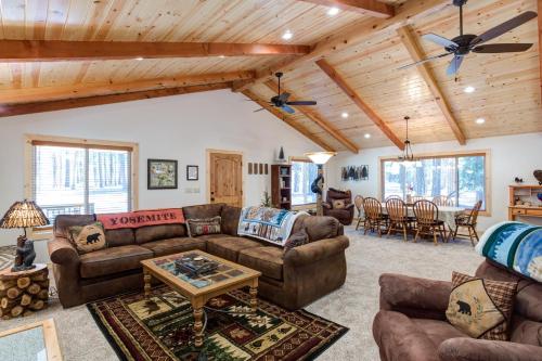 36 Larkspur Lair - image 6