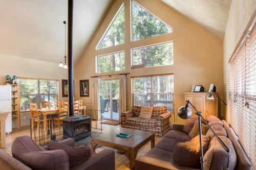 7S Wawona Chalet - image 2