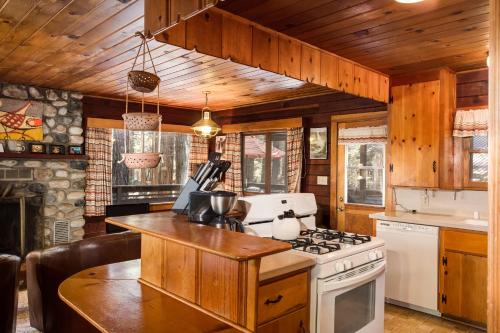 Instalações, 53 Creekside Cabin in Wawona (CA)