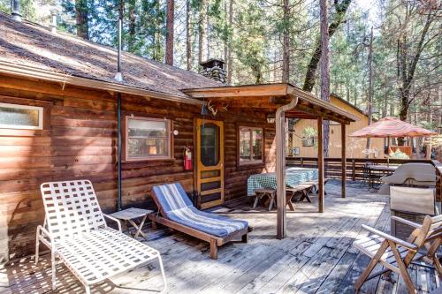 Instalações, 53 Creekside Cabin in Wawona (CA)