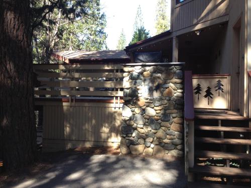 18A Pohono Pines - image 4