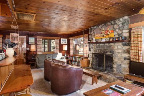 Instalações, 53 Creekside Cabin in Wawona (CA)