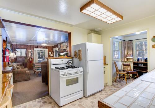 80 Chattertons Cottage - image 2