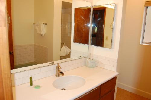 43A Mountain Retreat - image 5